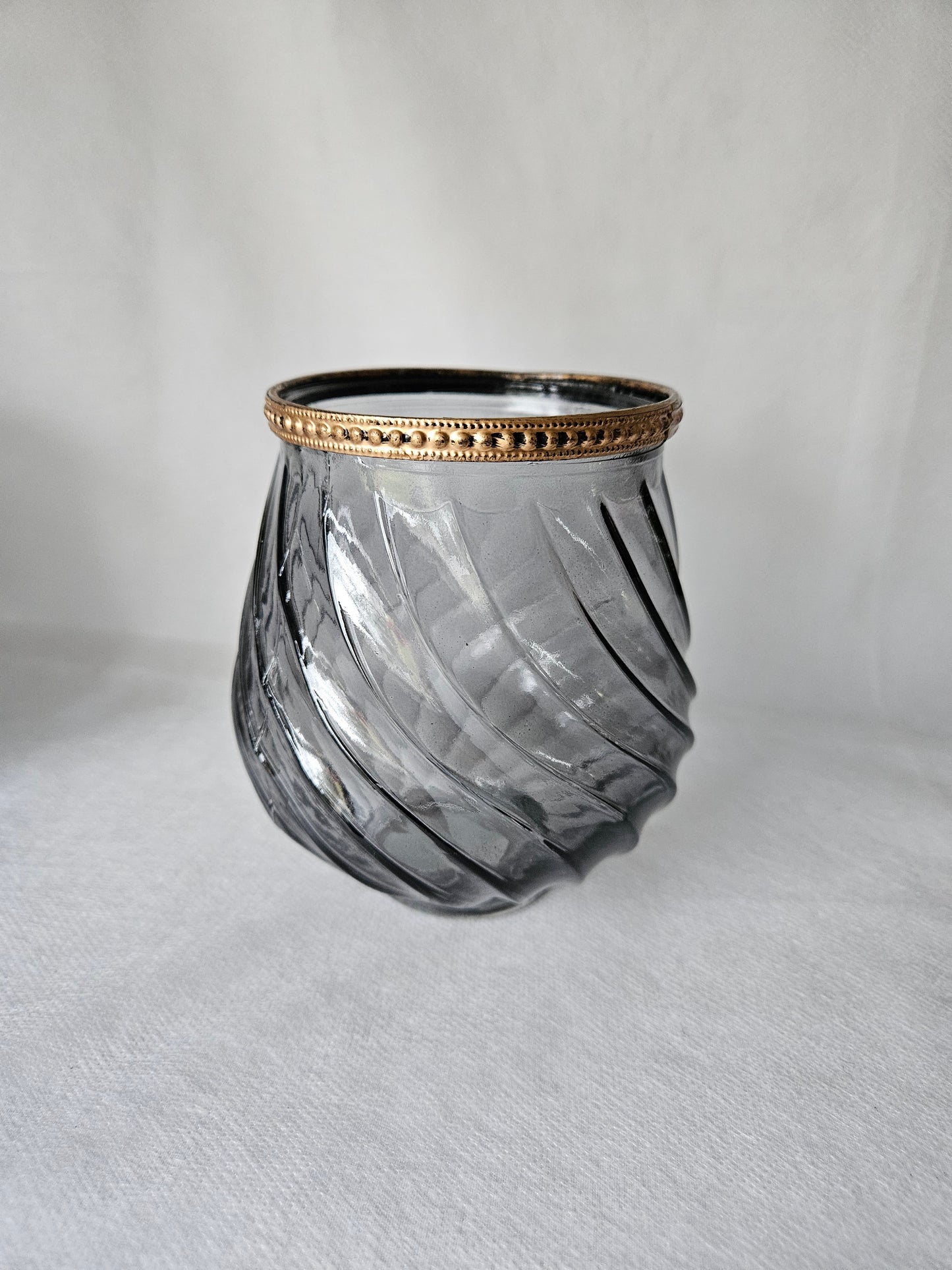 Pūstos stiklinės žvakidės